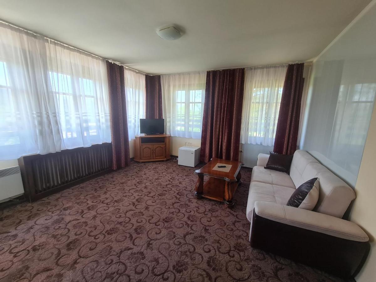 Complex Brashlyan Hotell Trjavna Eksteriør bilde