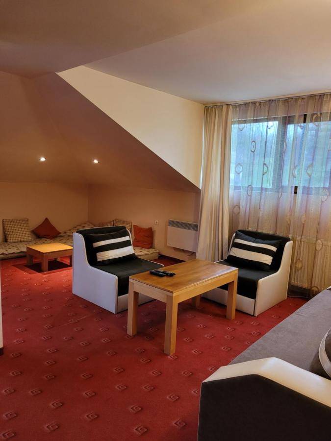 Complex Brashlyan Hotell Trjavna Eksteriør bilde