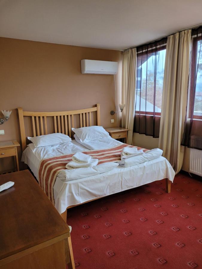 Complex Brashlyan Hotell Trjavna Eksteriør bilde
